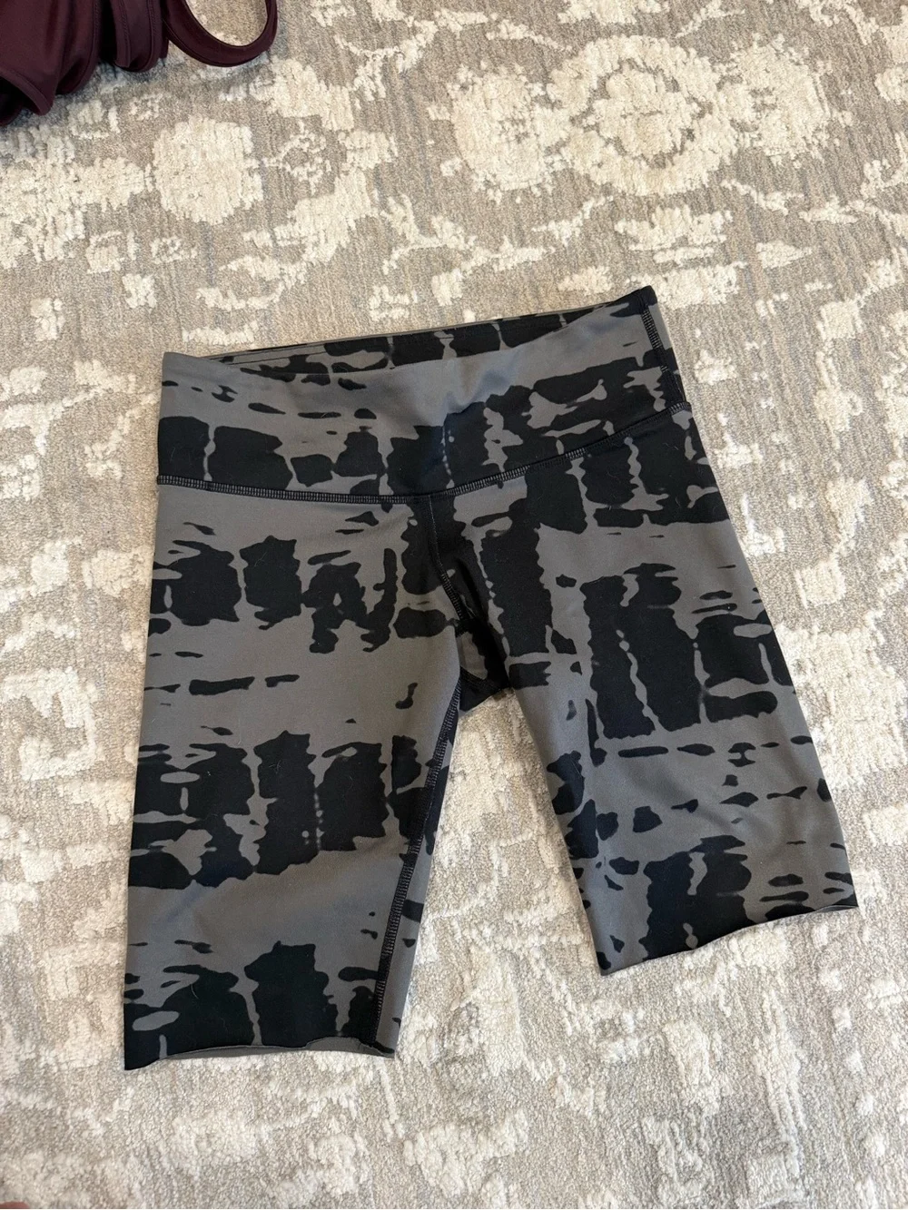 Alo size XS sports bra and biker shorts